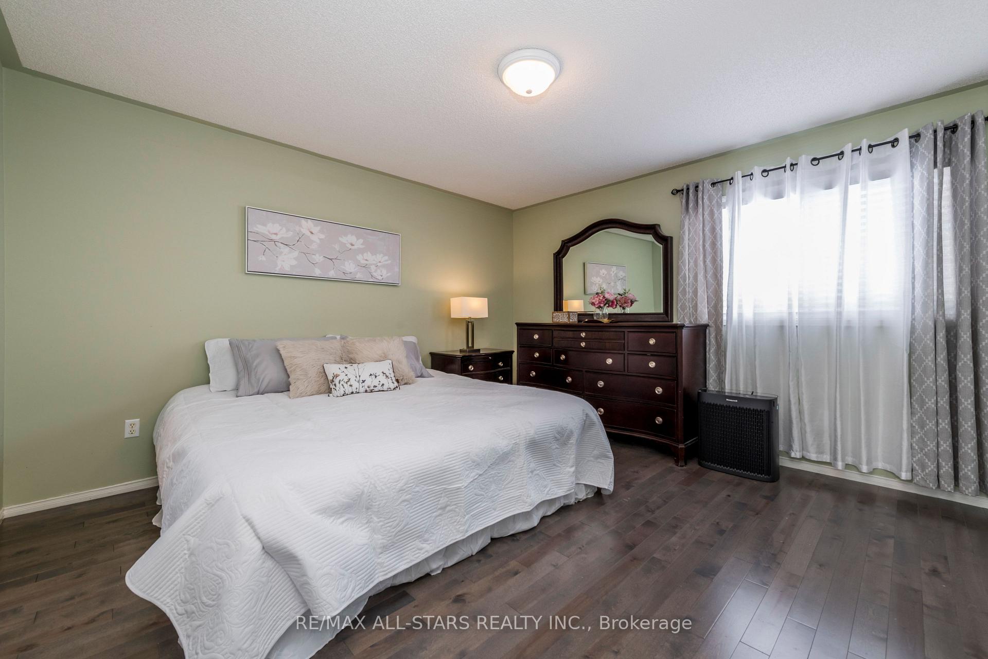 Photo 11 of 61 Leggott Avenue, Barrie, Painswick North — HOMEH
