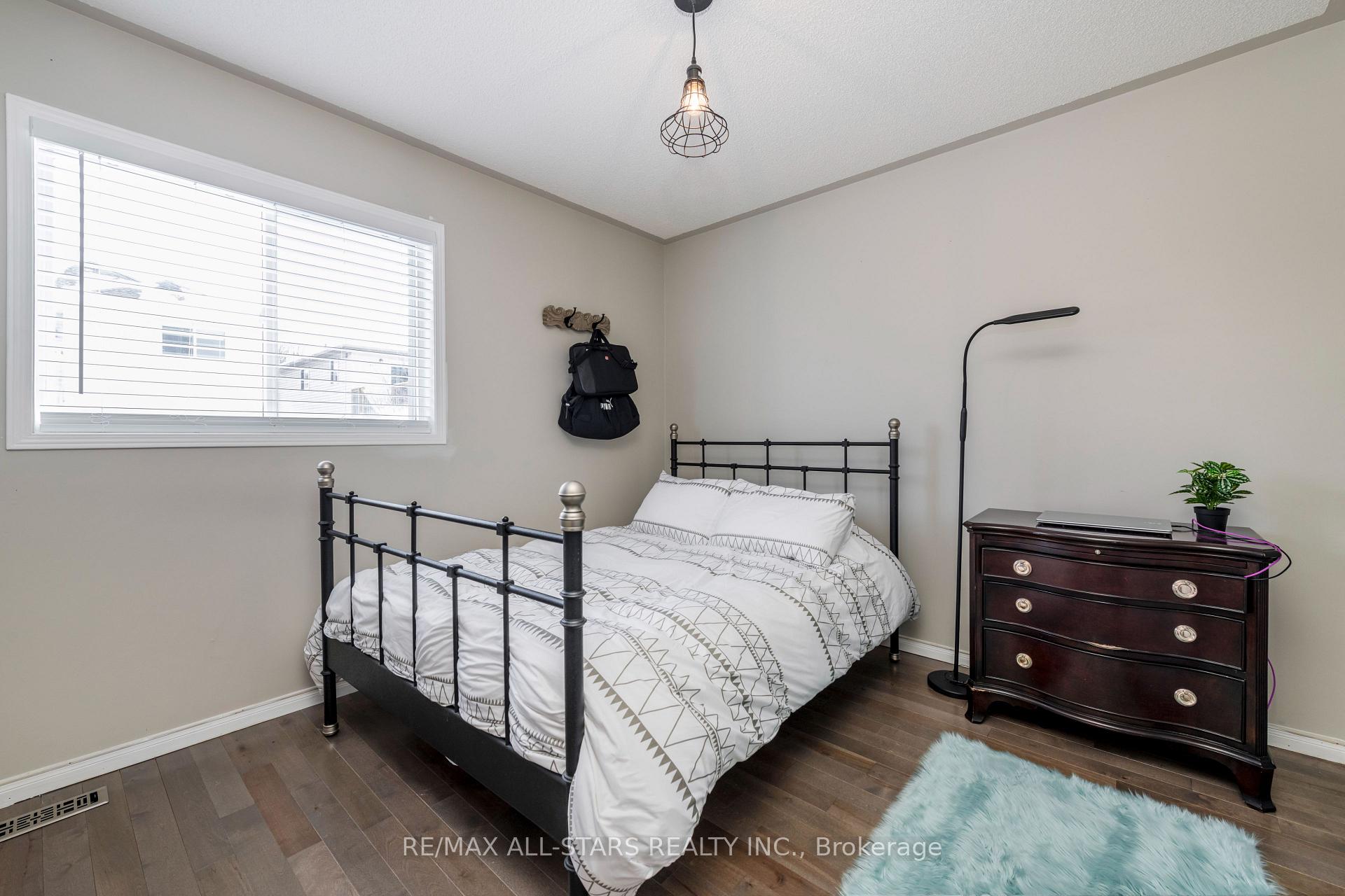 Photo 16 of 61 Leggott Avenue, Barrie, Painswick North — HOMEH