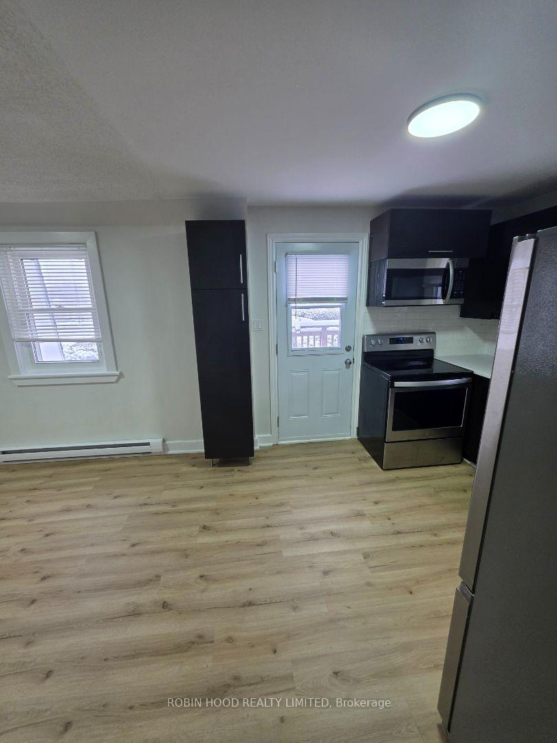 Photo 3 of Unit Unit 2, 1611 Maxime Street, Ottawa, Pineview — HOMEH