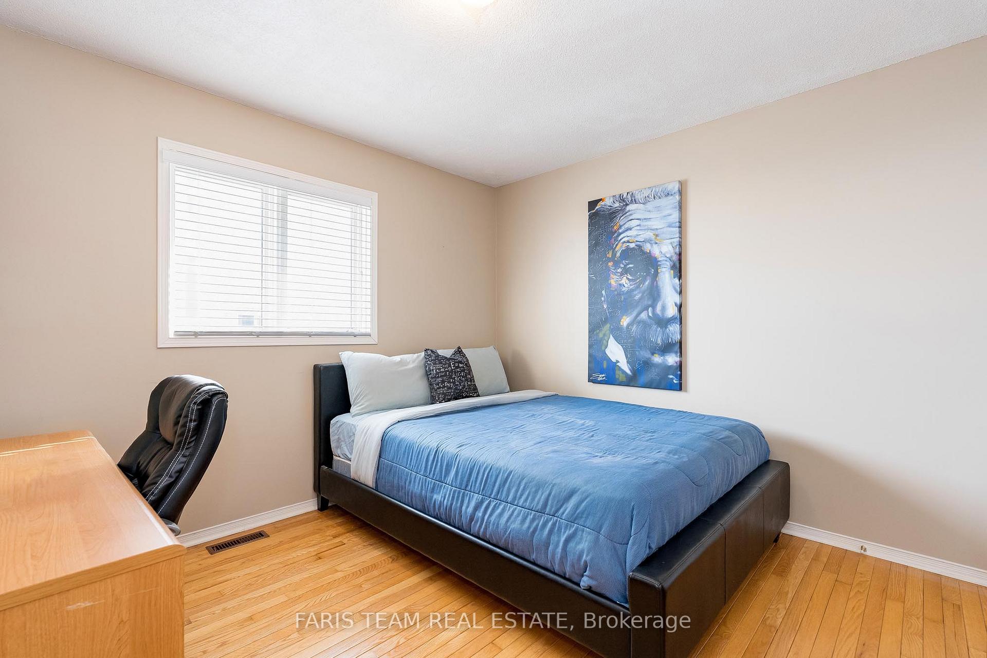 Photo 8 of 69 Finlay Road, Barrie, West Bayfield — HOMEH