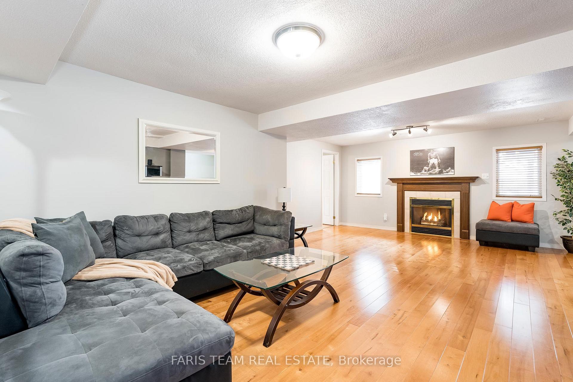 Photo 11 of 69 Finlay Road, Barrie, West Bayfield — HOMEH