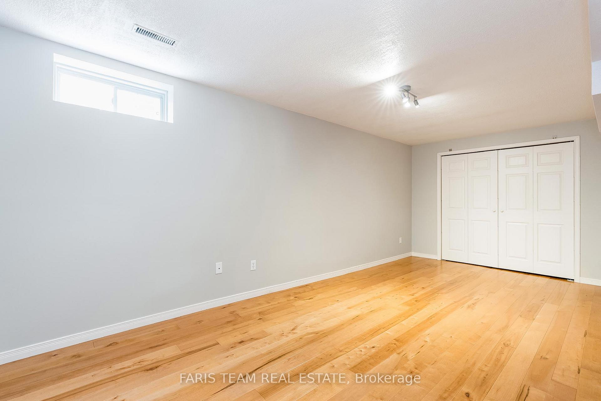 Photo 13 of 69 Finlay Road, Barrie, West Bayfield — HOMEH