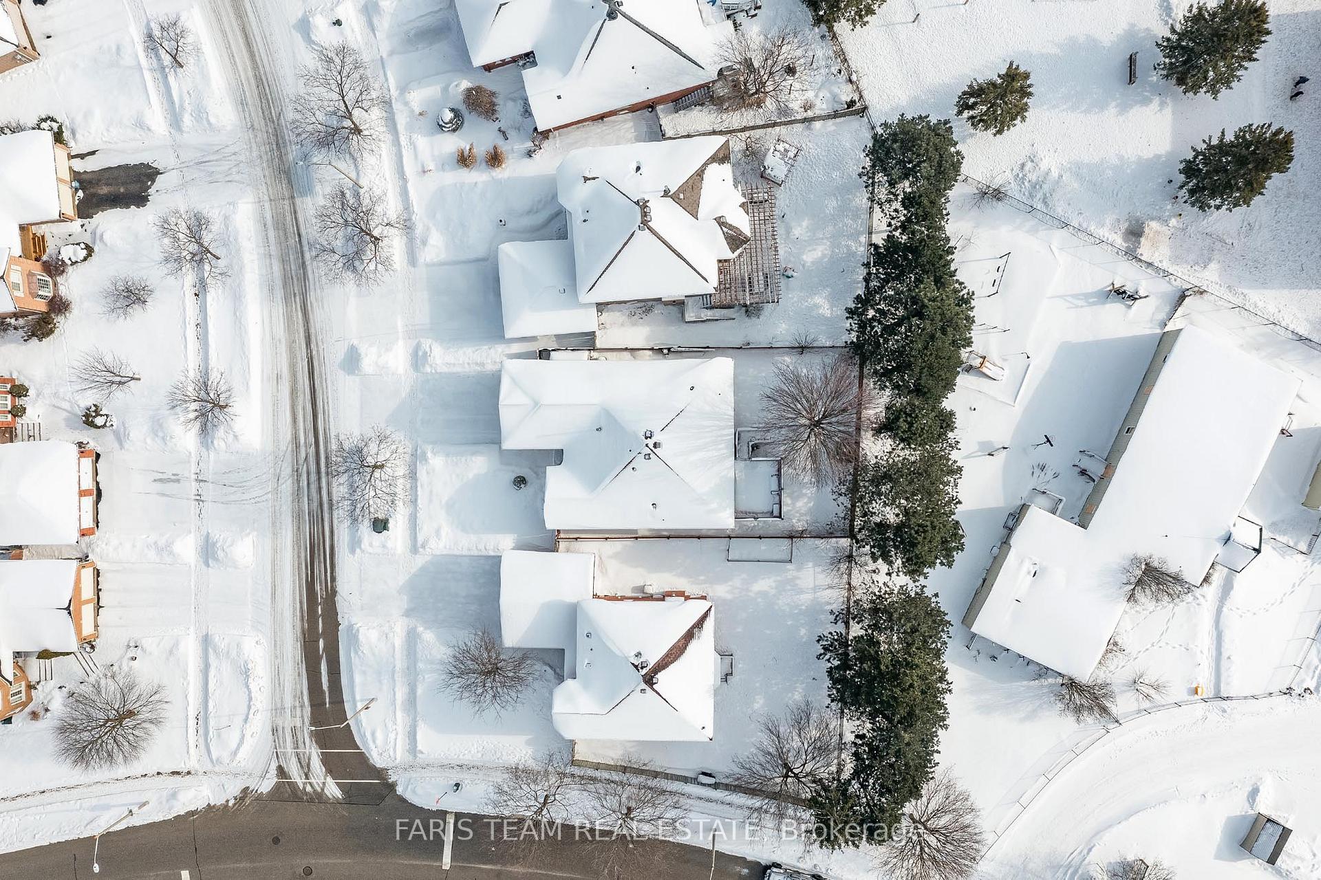 Photo 16 of 69 Finlay Road, Barrie, West Bayfield — HOMEH