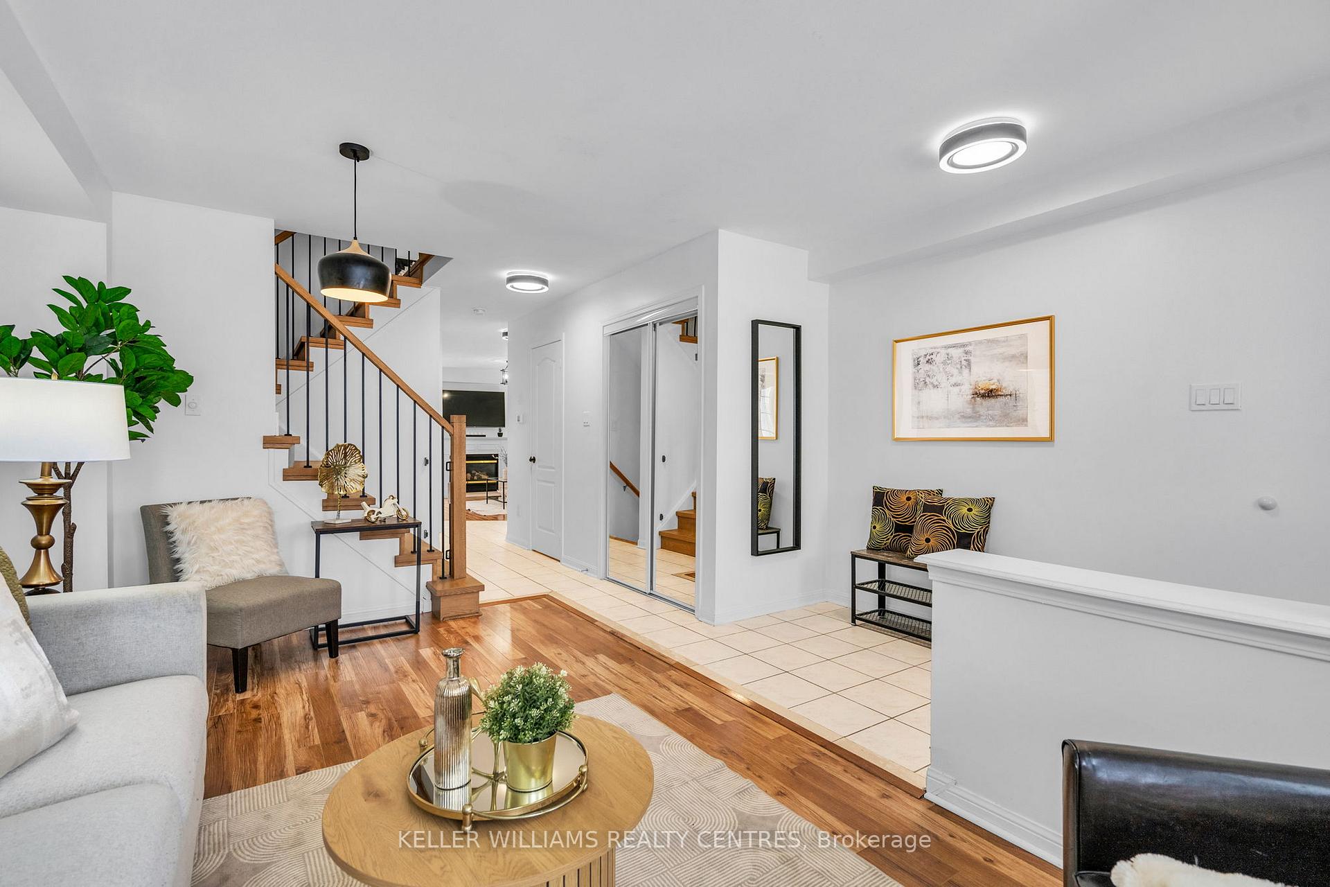 Photo 7 of 16 Succession Crescent, Barrie, Innis-Shore — HOMEH