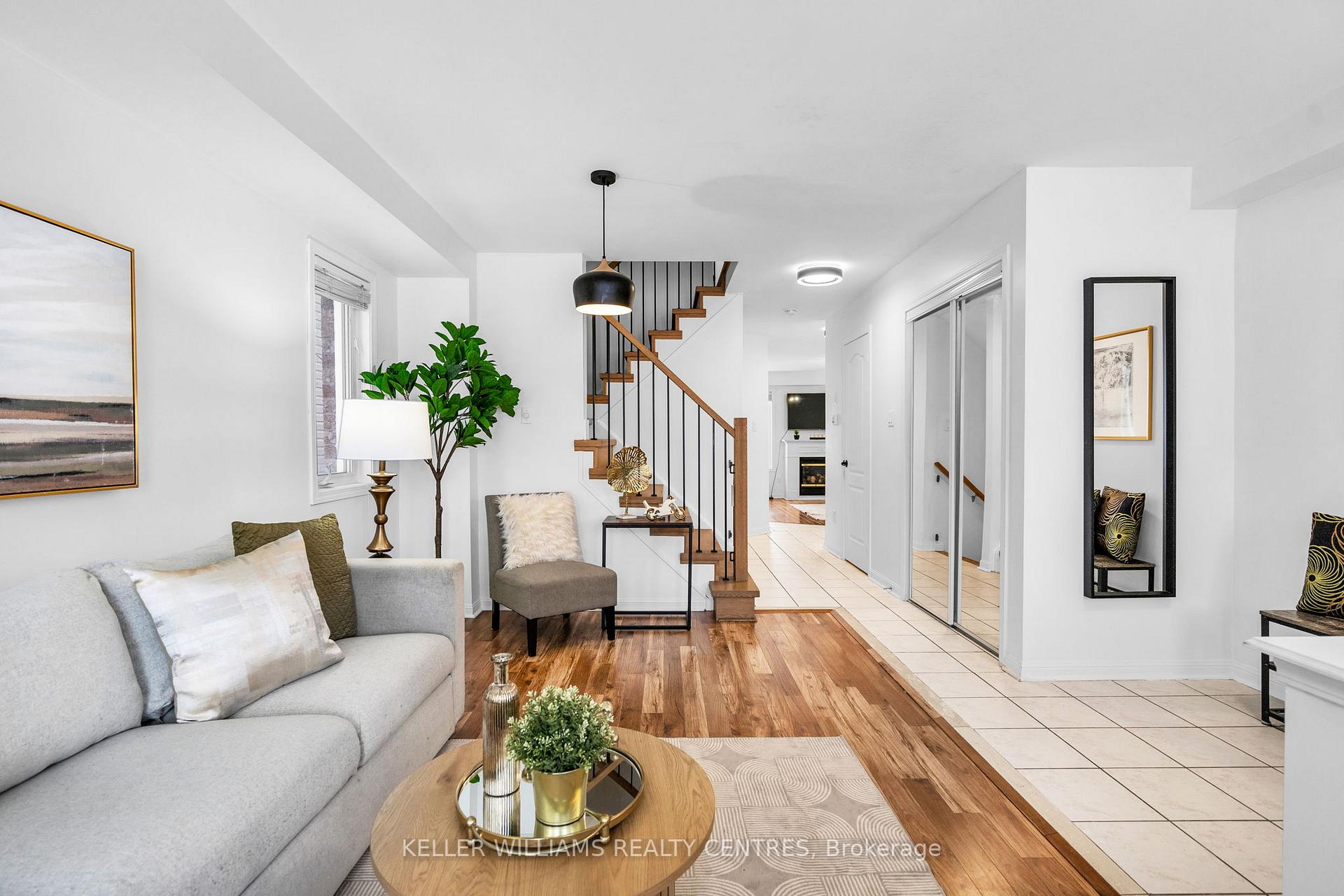 Photo 8 of 16 Succession Crescent, Barrie, Innis-Shore — HOMEH