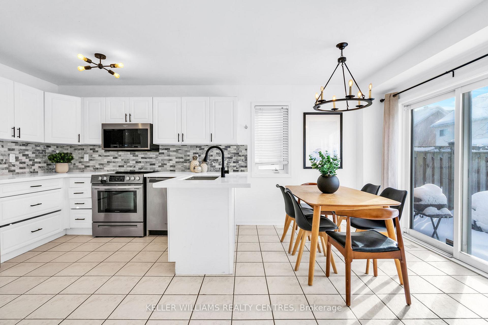 Photo 11 of 16 Succession Crescent, Barrie, Innis-Shore — HOMEH