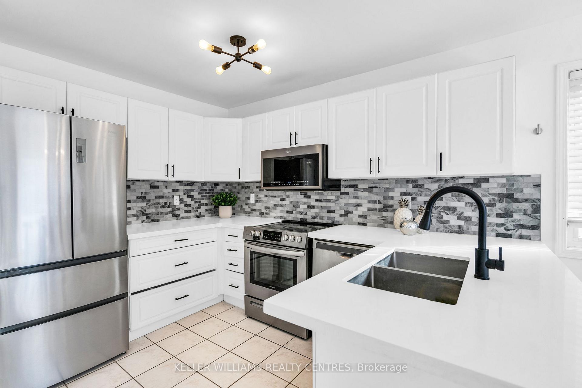 Photo 12 of 16 Succession Crescent, Barrie, Innis-Shore — HOMEH