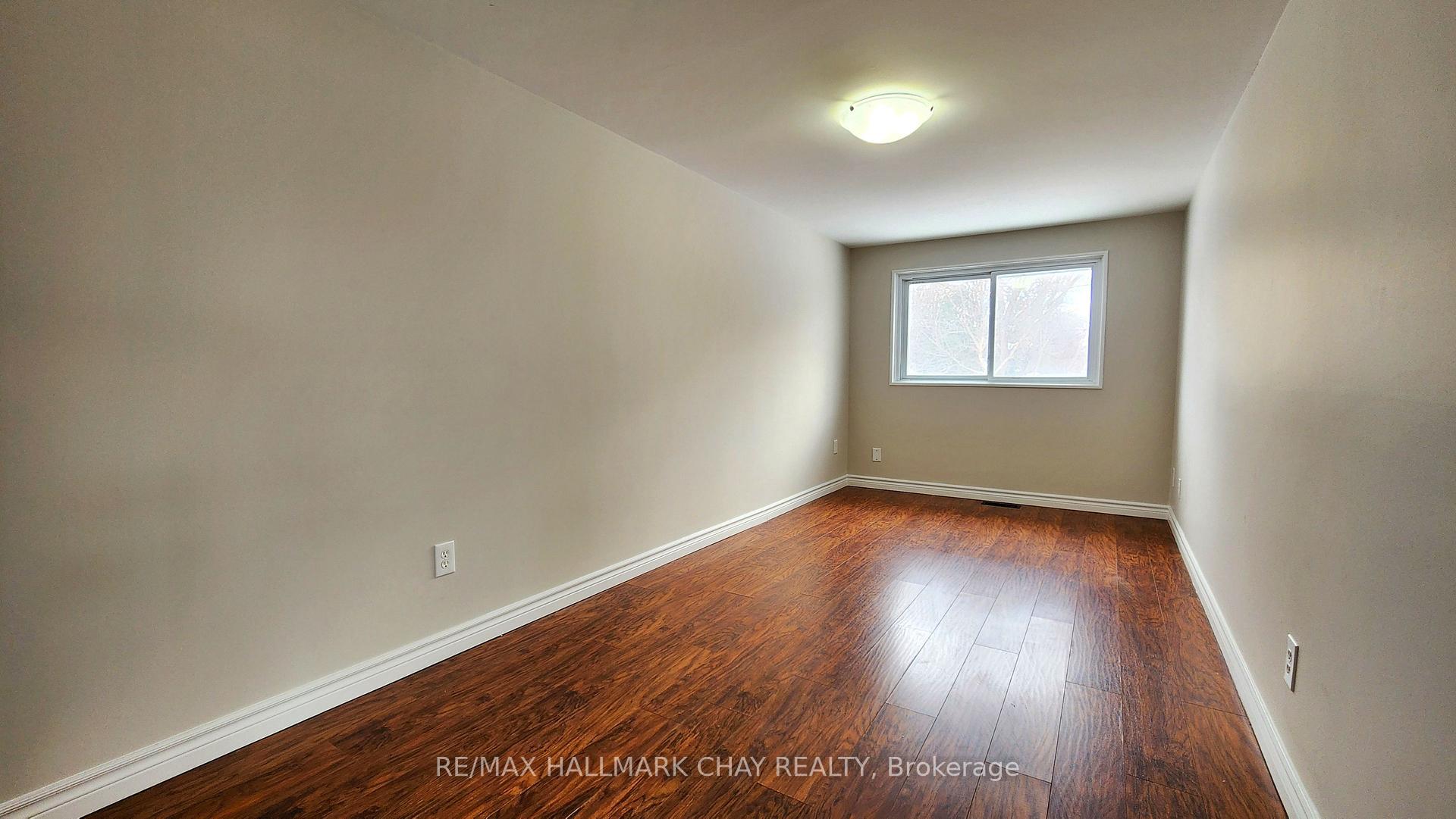 Photo 8 of 23B College Crescent, Barrie, Grove East — HOMEH