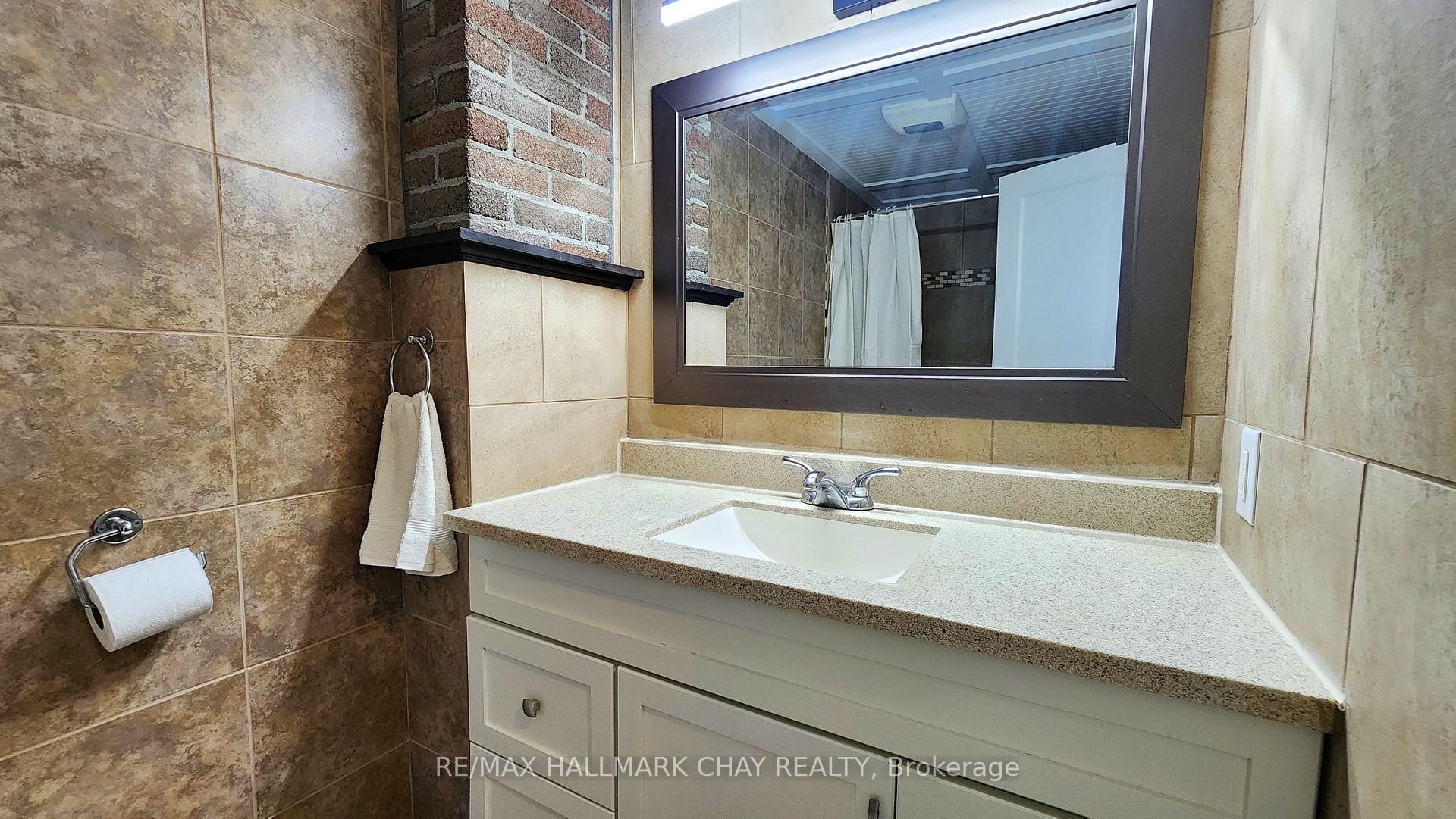 Photo 9 of 23B College Crescent, Barrie, Grove East — HOMEH