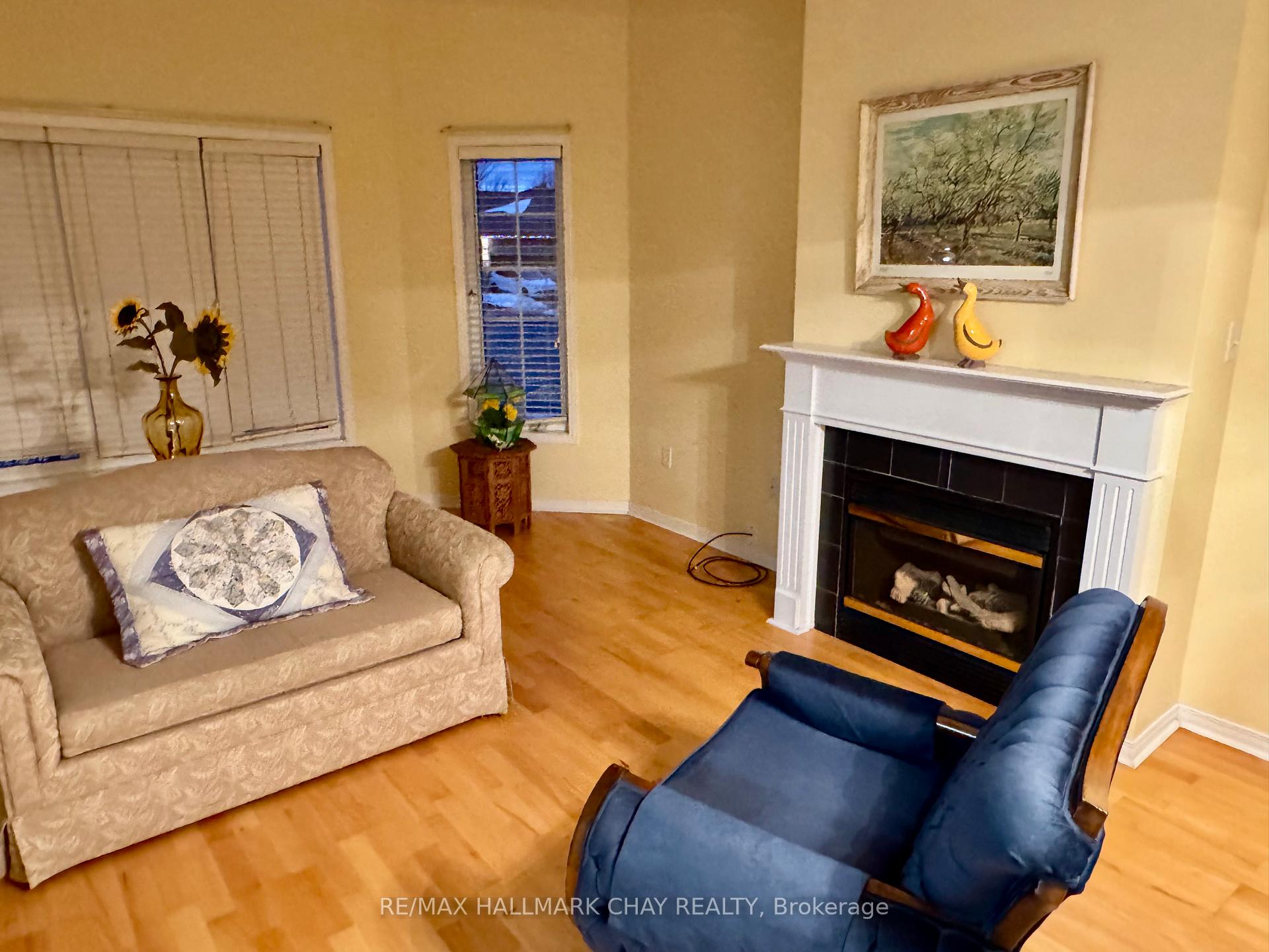 Photo 5 of 119 Livingstone Street E, Barrie, East Bayfield — HOMEH