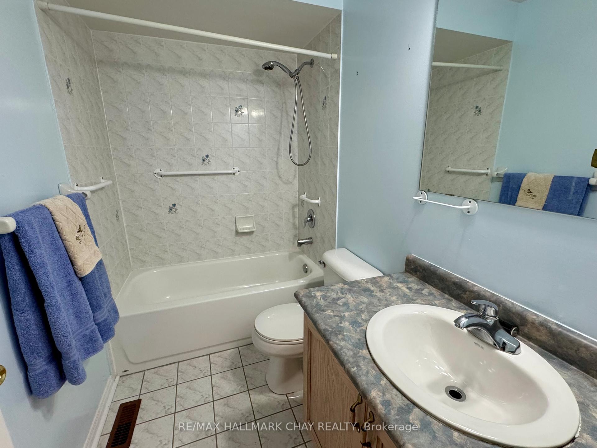 Photo 20 of 119 Livingstone Street E, Barrie, East Bayfield — HOMEH