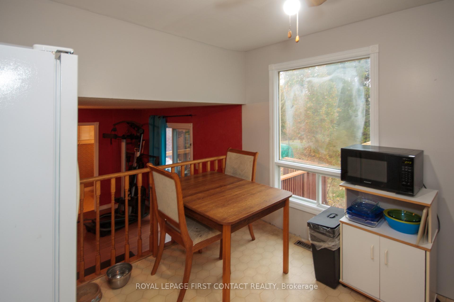 Photo 8 of 17 Mcconkey Place, Barrie, Allandale Heights — HOMEH