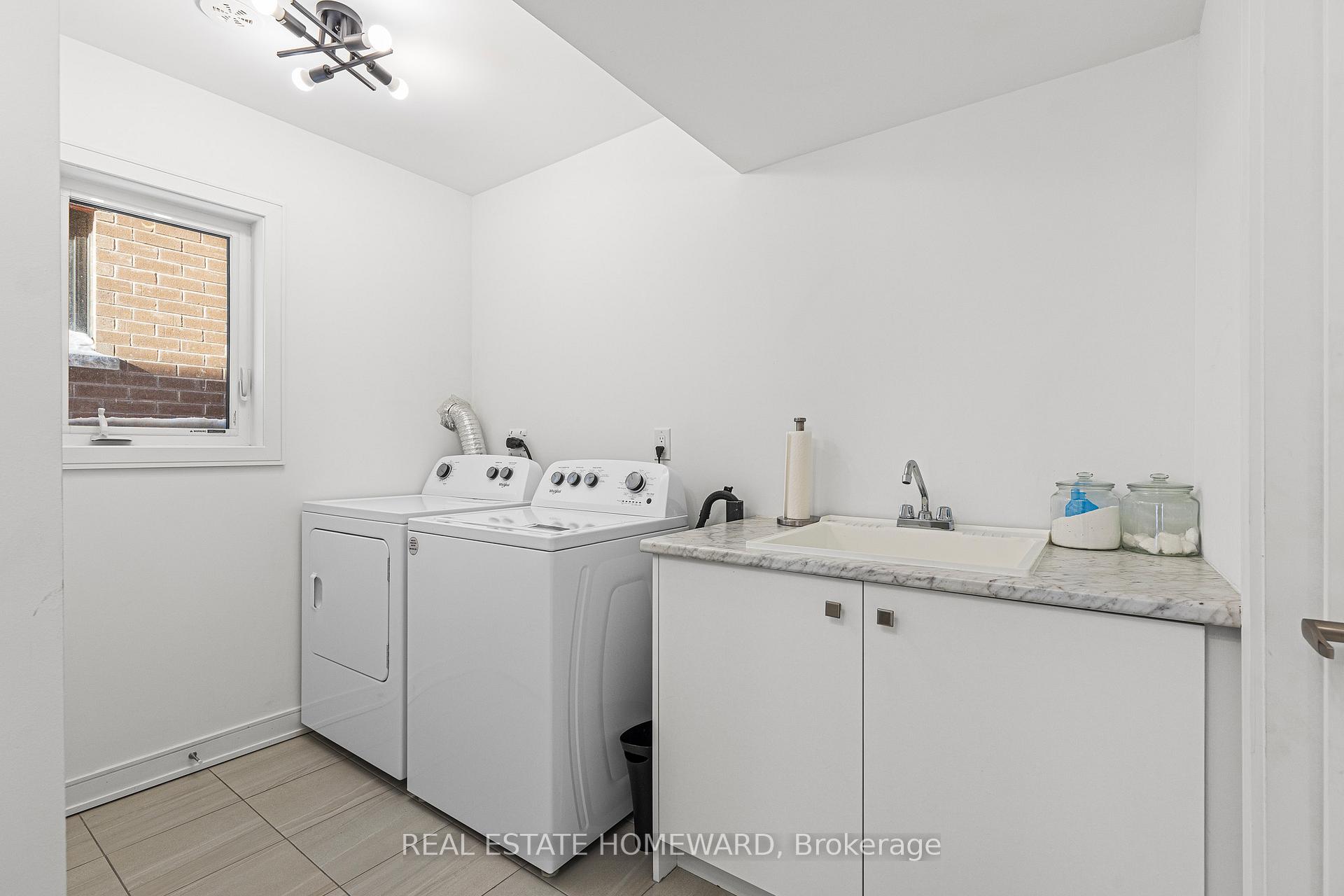 Photo 33 of 41 Spry Lane, Barrie, Innis-Shore — HOMEH
