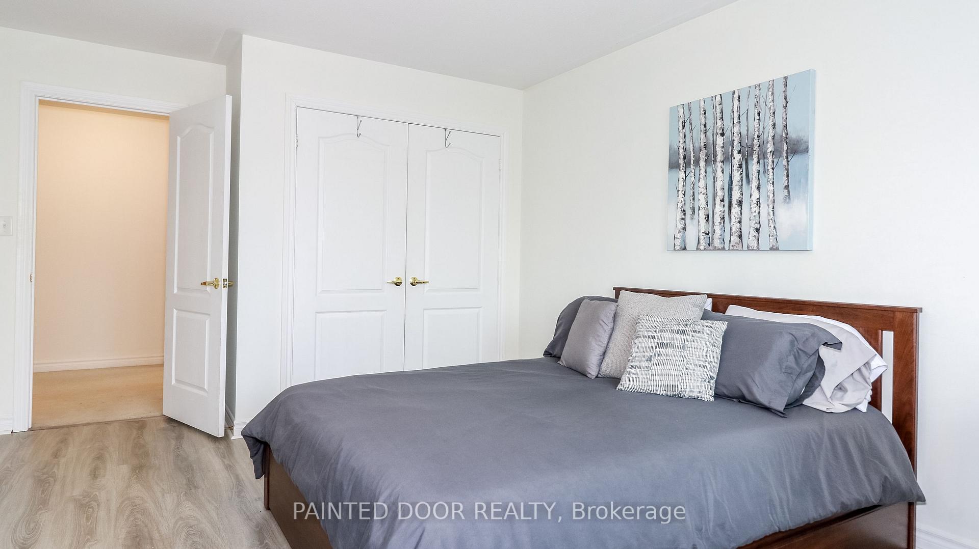 Photo 15 of 5 Regina Road, Barrie, Innis-Shore — HOMEH