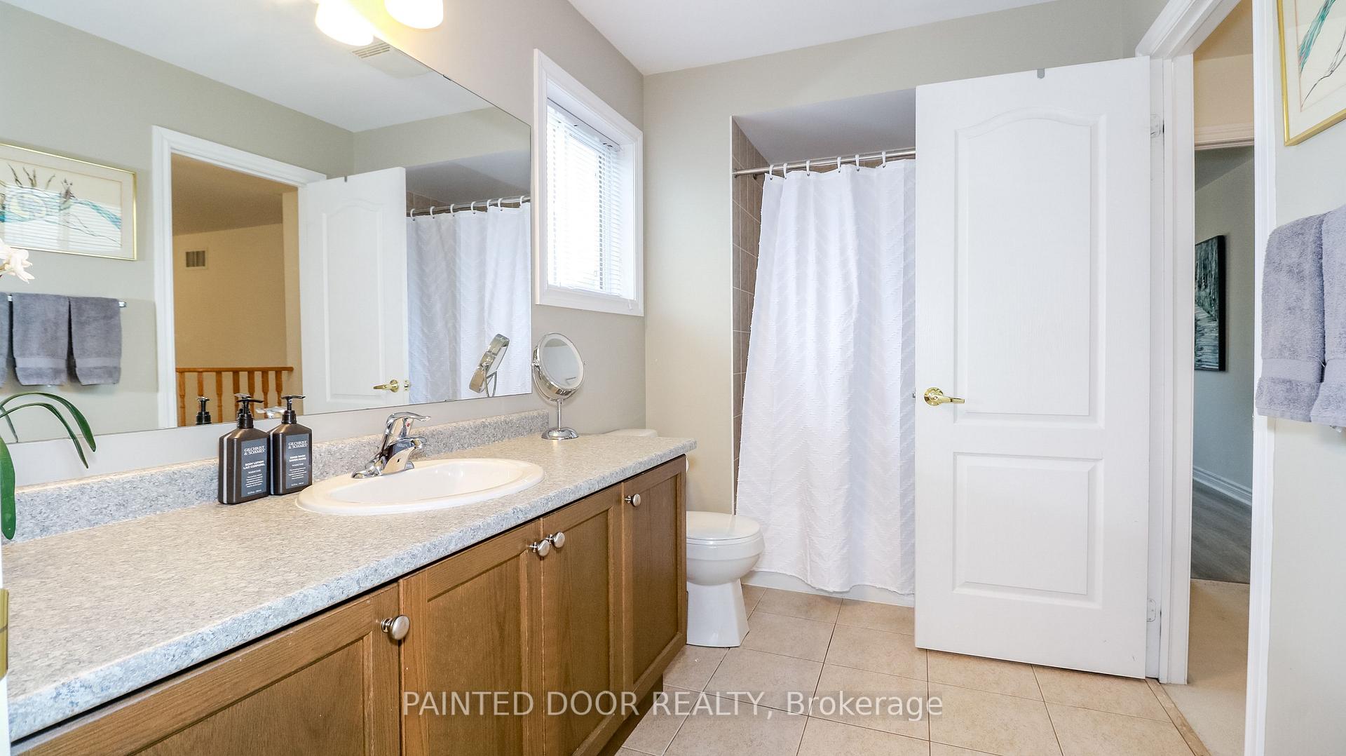 Photo 19 of 5 Regina Road, Barrie, Innis-Shore — HOMEH