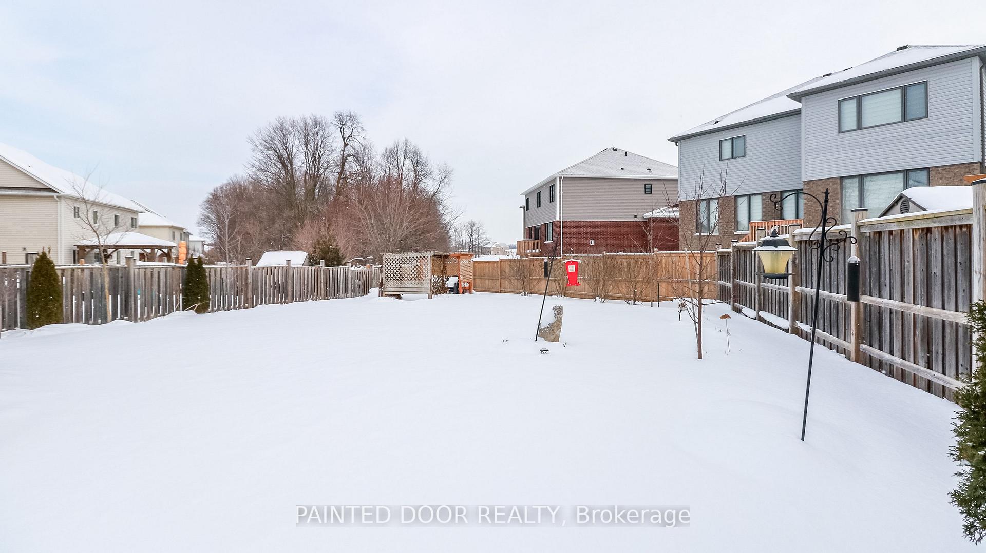 Photo 33 of 5 Regina Road, Barrie, Innis-Shore — HOMEH