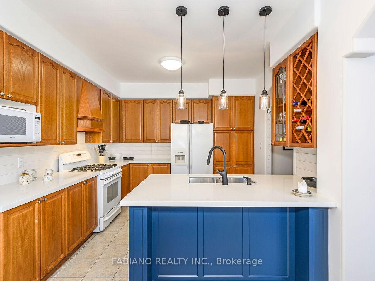 Photo 14 of 49 Birkhall Place, Barrie, Innis-Shore — HOMEH