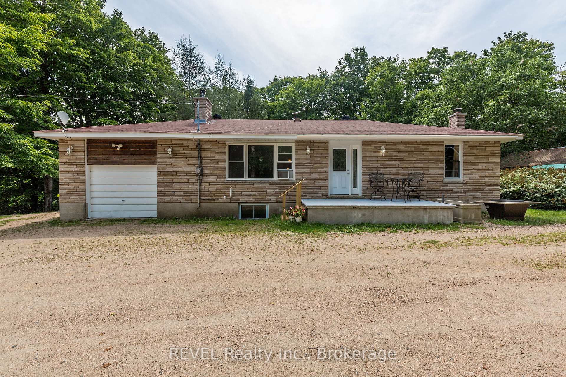 Photo 3 of 1643 Eagle Lake Road, Machar — HOMEH