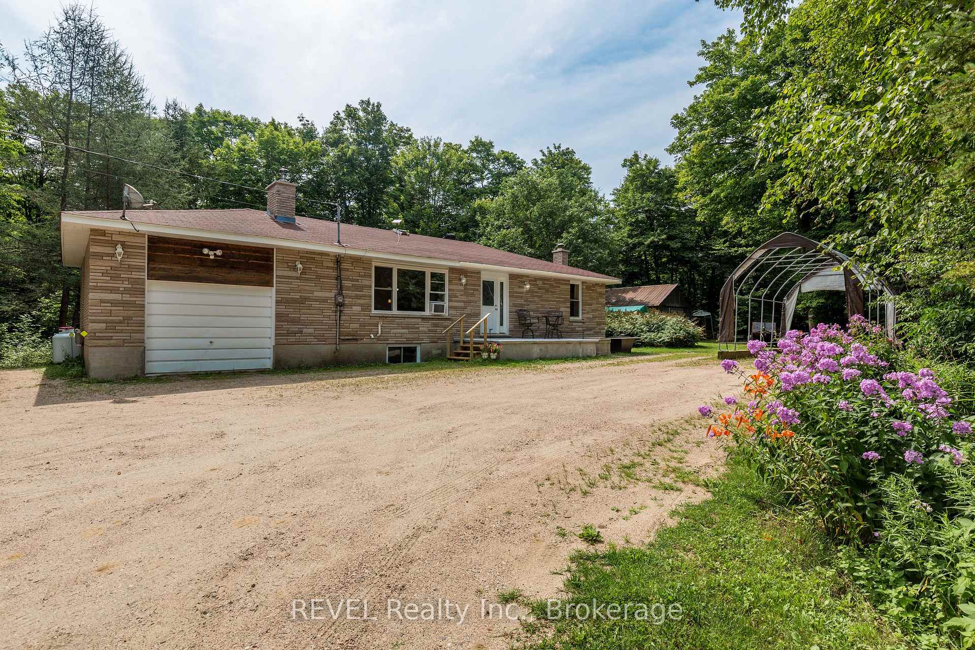 Photo 4 of 1643 Eagle Lake Road, Machar — HOMEH