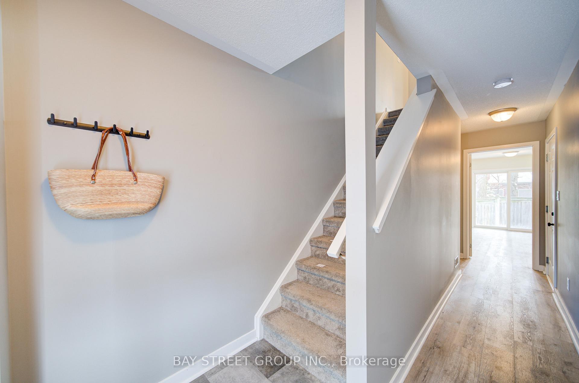 Photo 3 of Unit 42, 91 Coughlin Road, Barrie, Holly — HOMEH