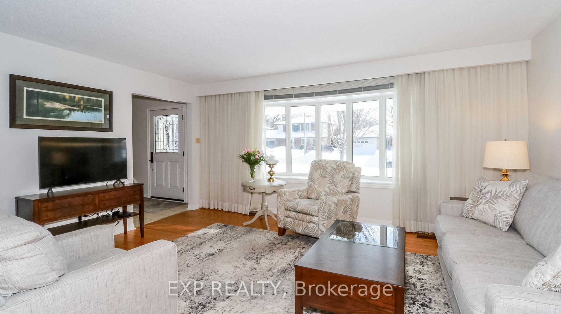 Photo 8 of 50 Varden Avenue, Barrie, Codrington — HOMEH