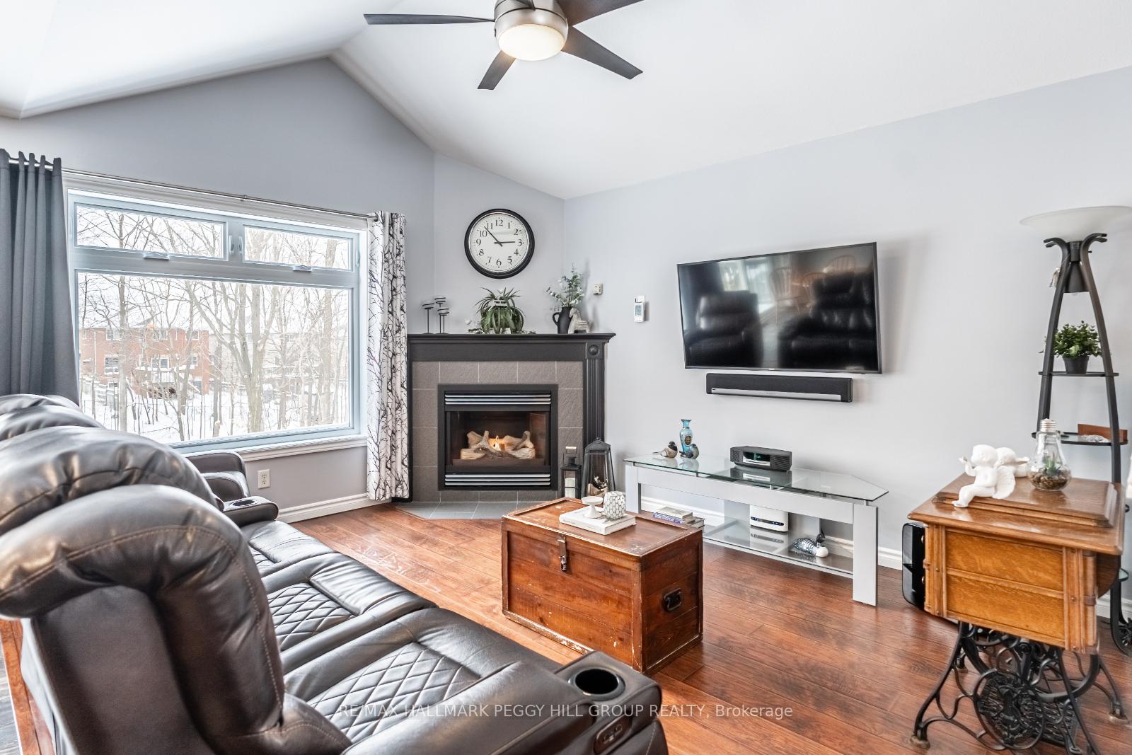 Photo 2 of 36 Osprey Ridge Road, Barrie, Little Lake — HOMEH