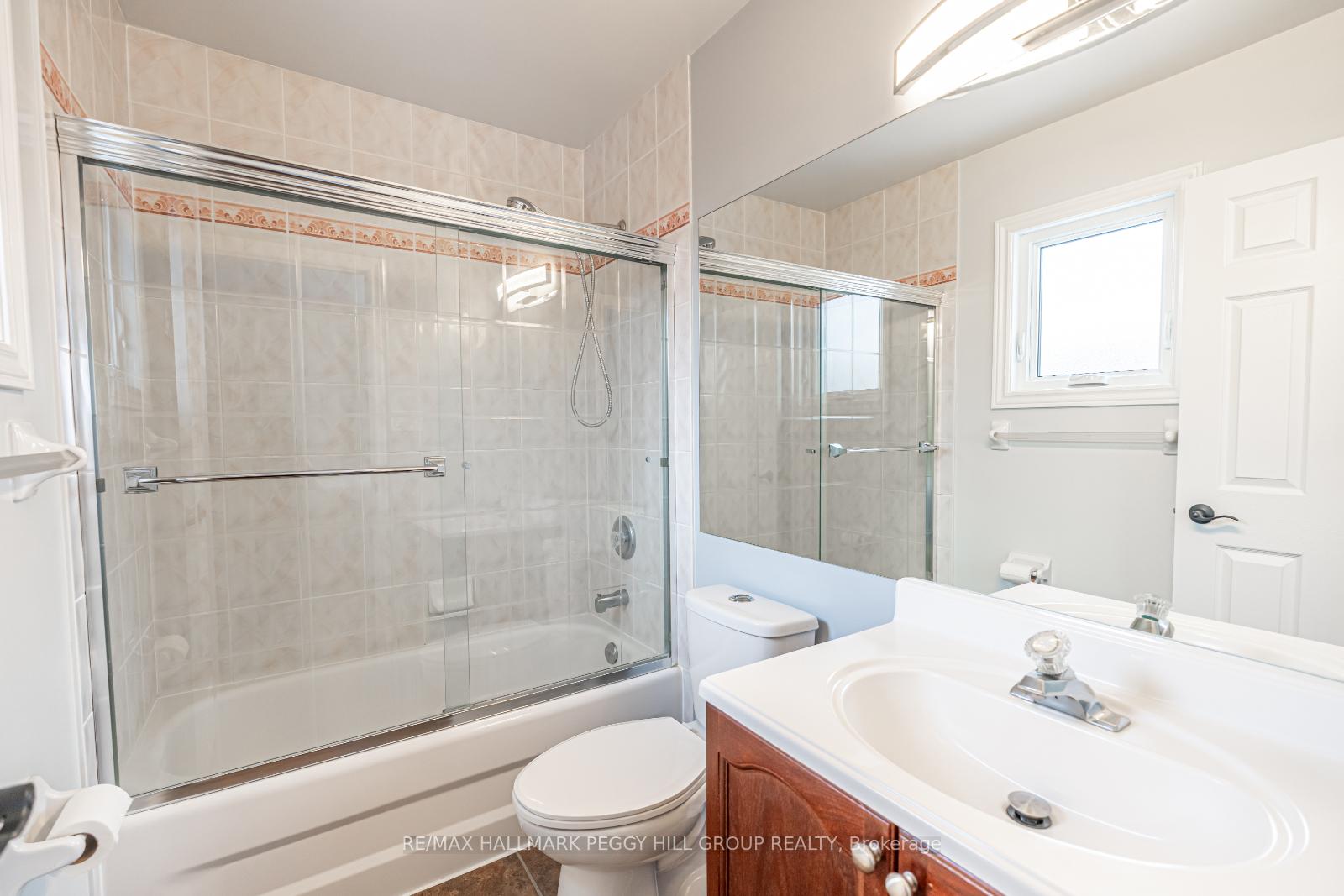 Photo 12 of 36 Osprey Ridge Road, Barrie, Little Lake — HOMEH