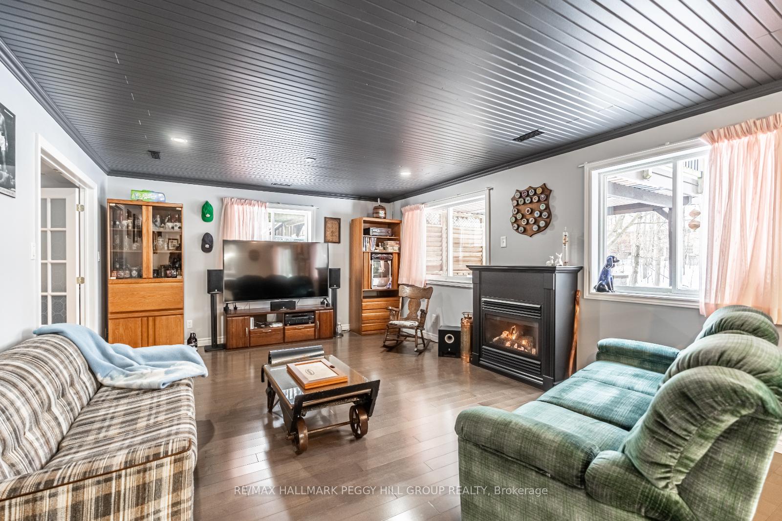 Photo 16 of 36 Osprey Ridge Road, Barrie, Little Lake — HOMEH