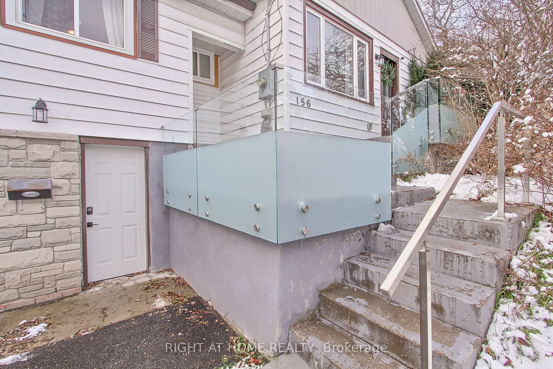 Photo 2 of 156 Huronia Road, Barrie, Allandale Heights — HOMEH