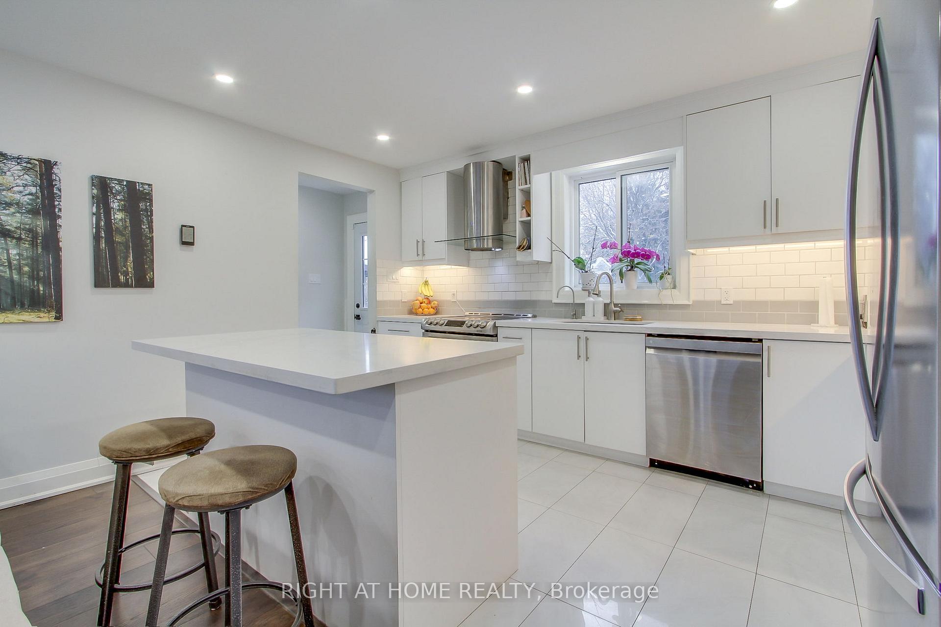 Photo 9 of 156 Huronia Road, Barrie, Allandale Heights — HOMEH