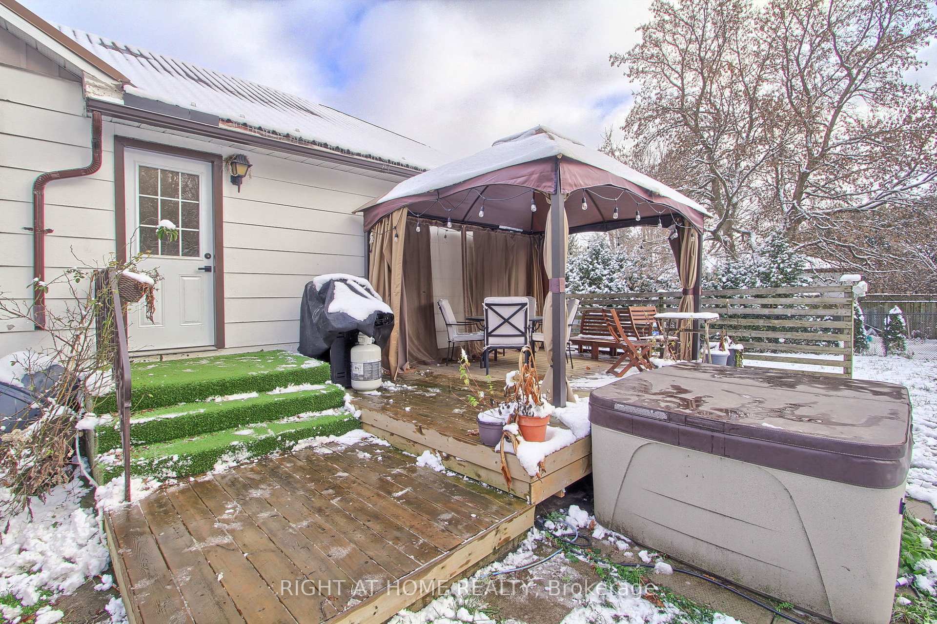 Photo 35 of 156 Huronia Road, Barrie, Allandale Heights — HOMEH