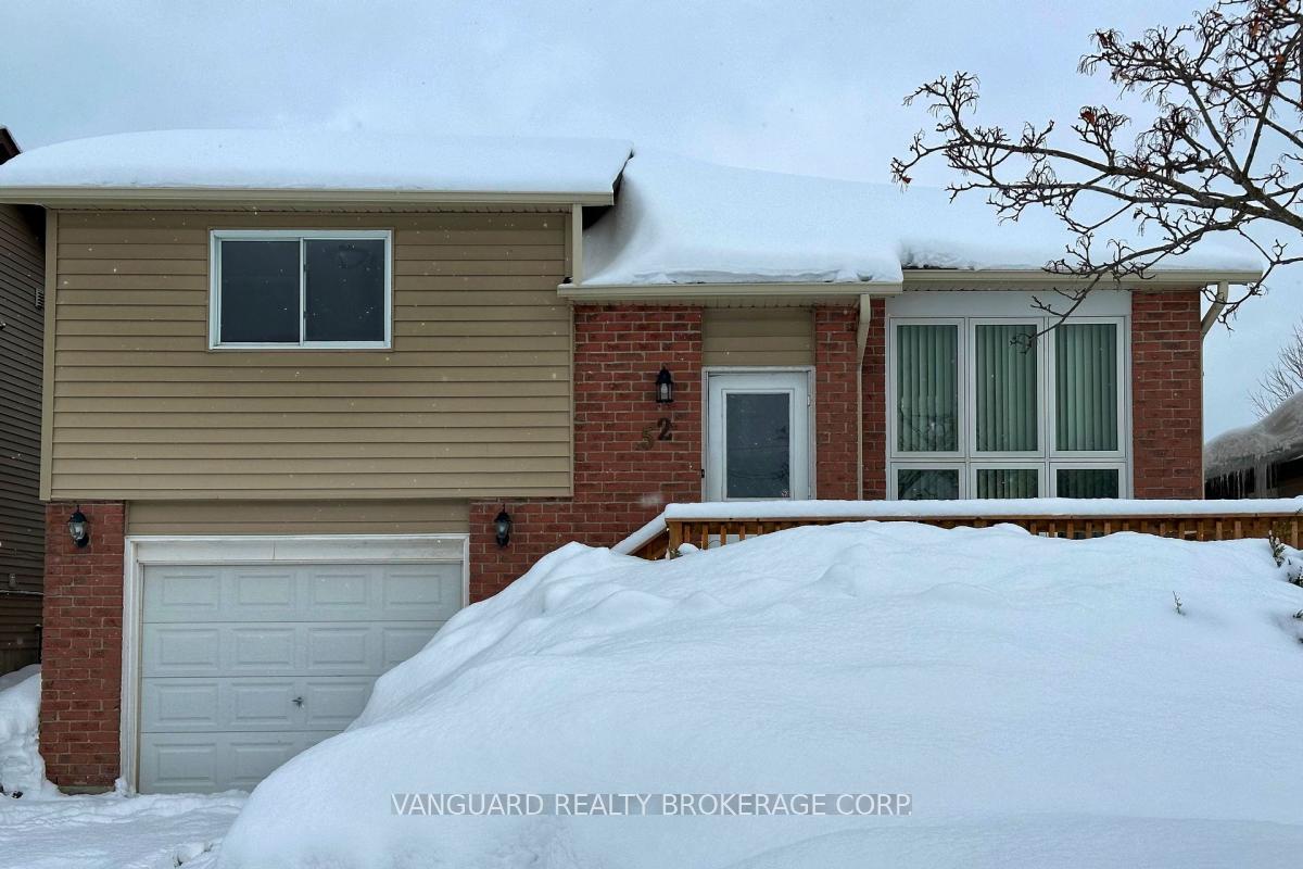 Photo 3 of 52 Hickling Trail, Barrie, Grove East — HOMEH