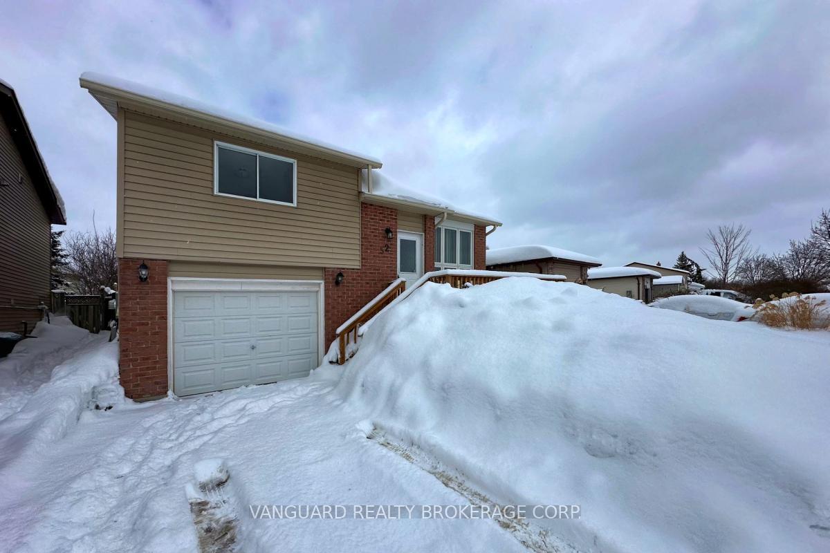 Photo 4 of 52 Hickling Trail, Barrie, Grove East — HOMEH
