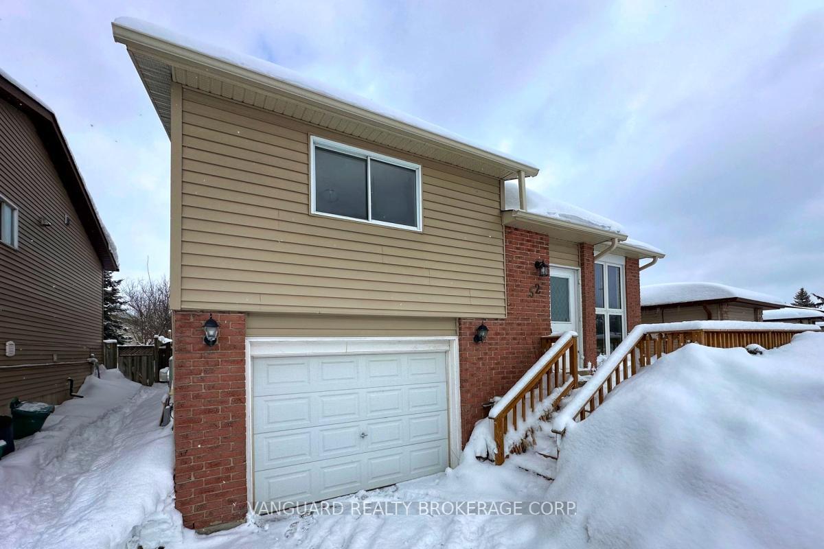 Photo 5 of 52 Hickling Trail, Barrie, Grove East — HOMEH