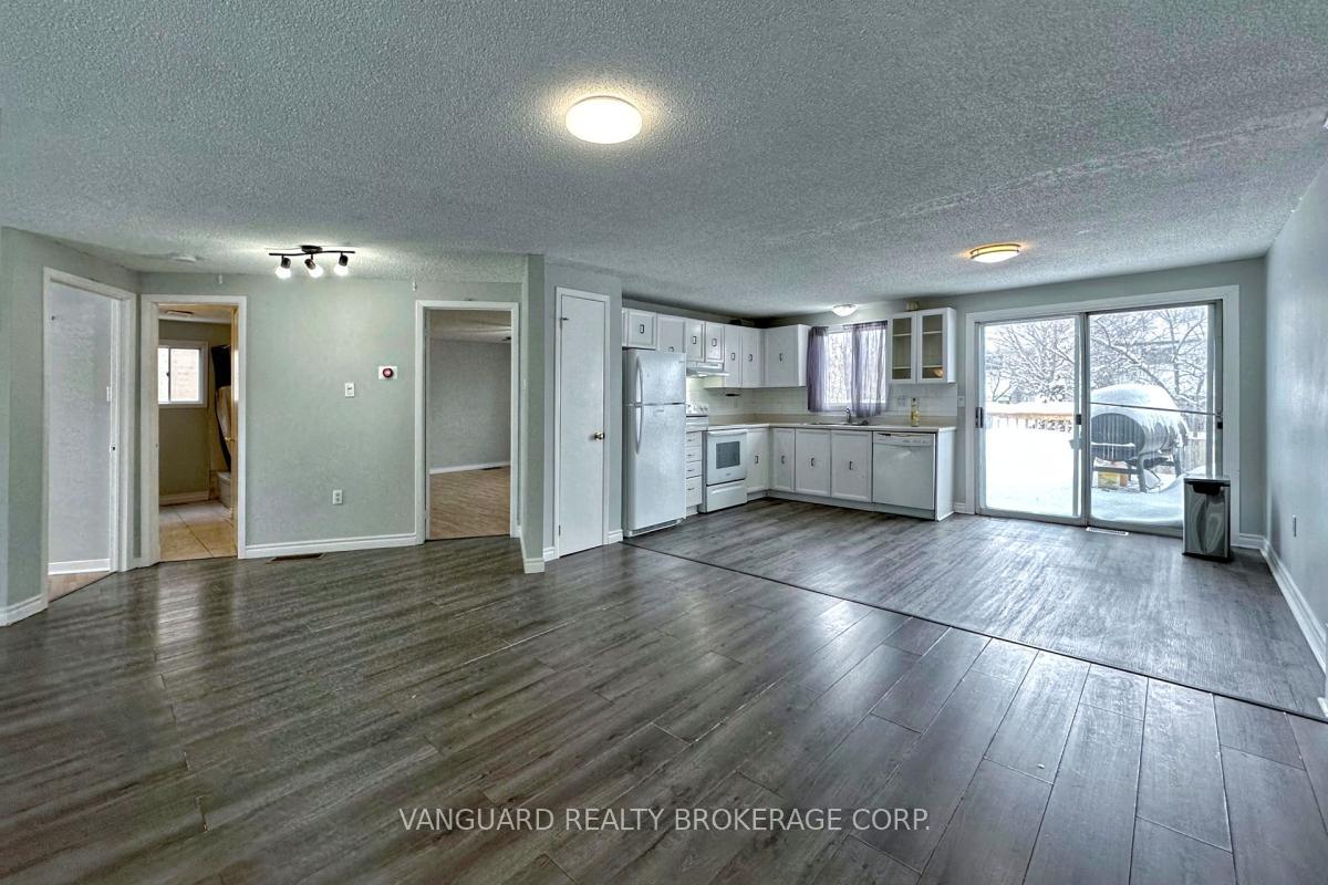 Photo 11 of 52 Hickling Trail, Barrie, Grove East — HOMEH