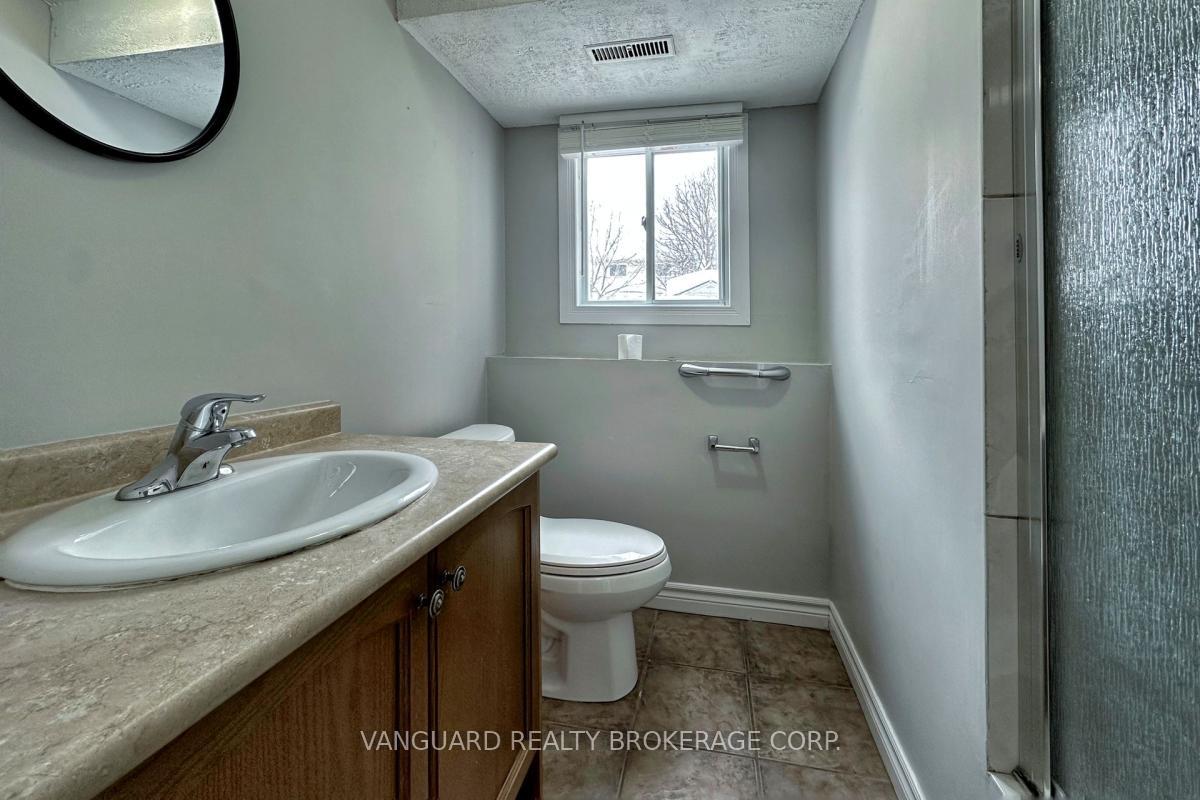 Photo 35 of 52 Hickling Trail, Barrie, Grove East — HOMEH