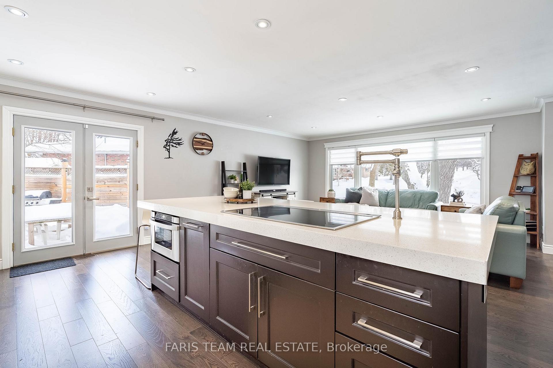 Photo 5 of 34 Marion Crescent, Barrie, Wellington — HOMEH