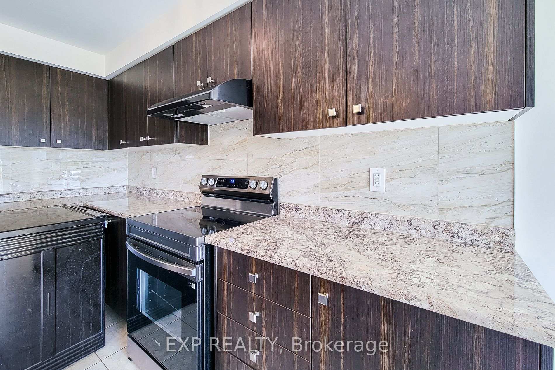 Photo 17 of 45 Cooke Avenue, Brantford, Shellard Lane — HOMEH