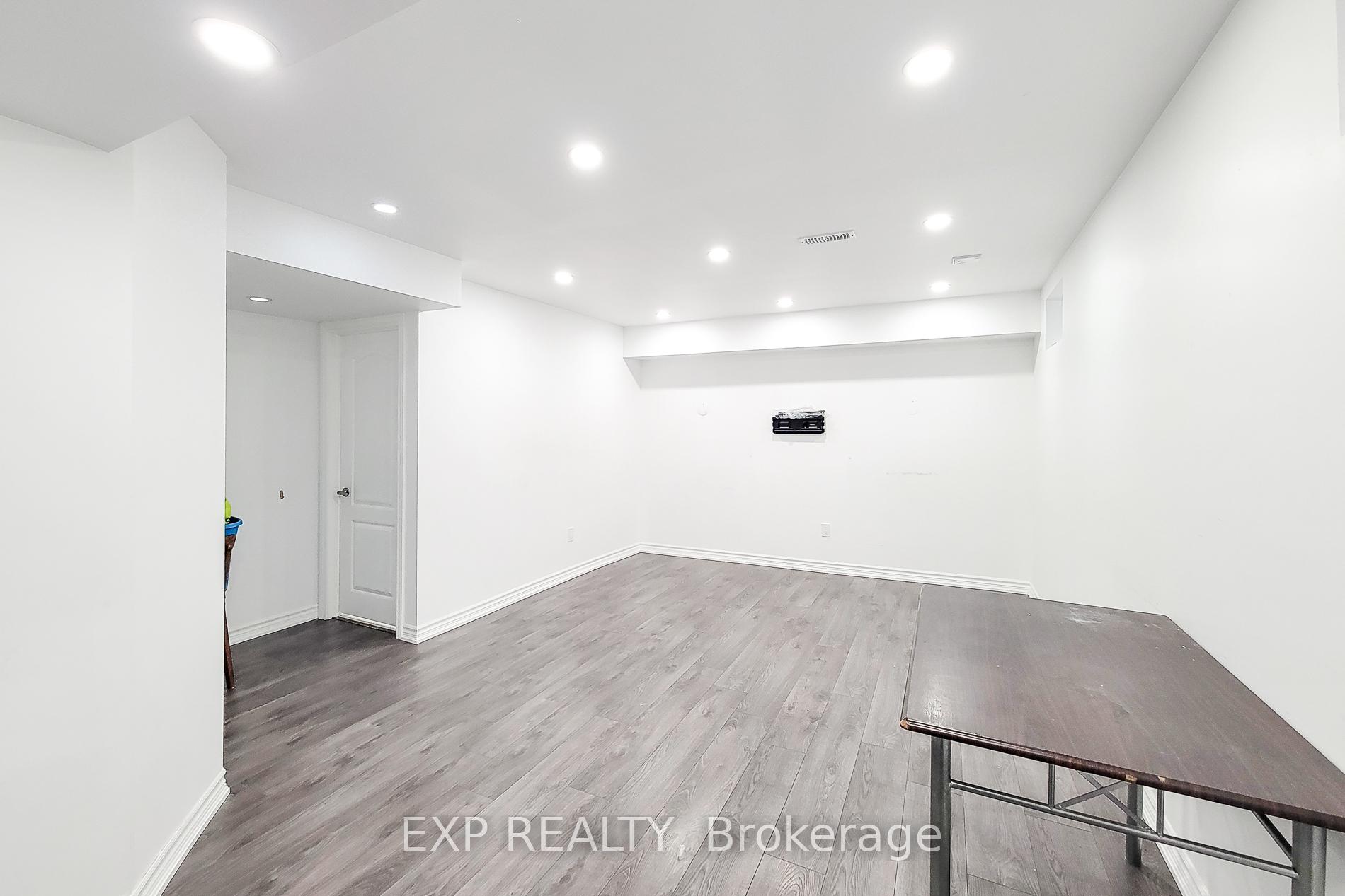Photo 36 of 45 Cooke Avenue, Brantford, Shellard Lane — HOMEH