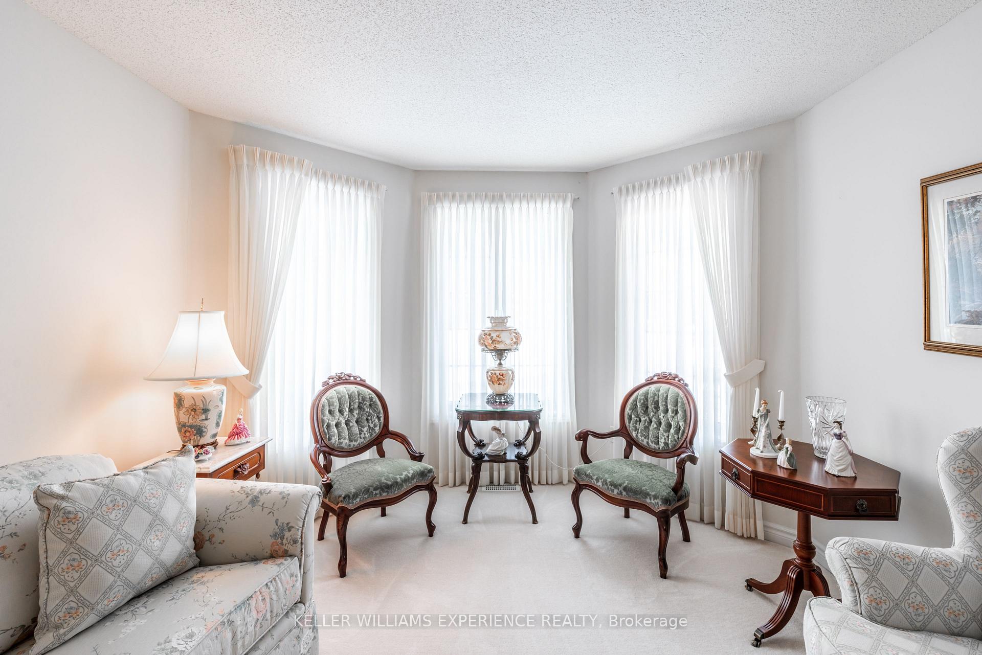 Photo 9 of 17 Honey Crescent, Barrie, Painswick South — HOMEH