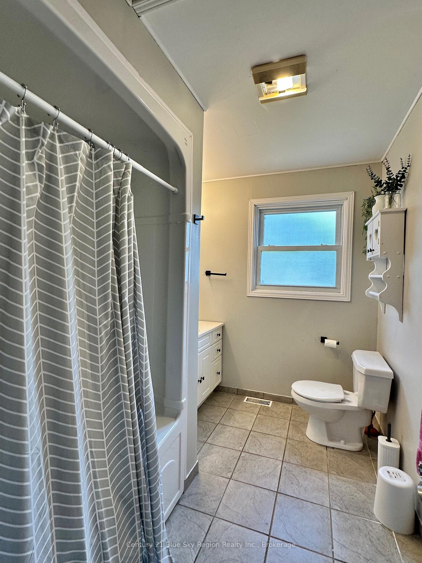 Photo 14 of 131 6th Street, Mattawa — HOMEH