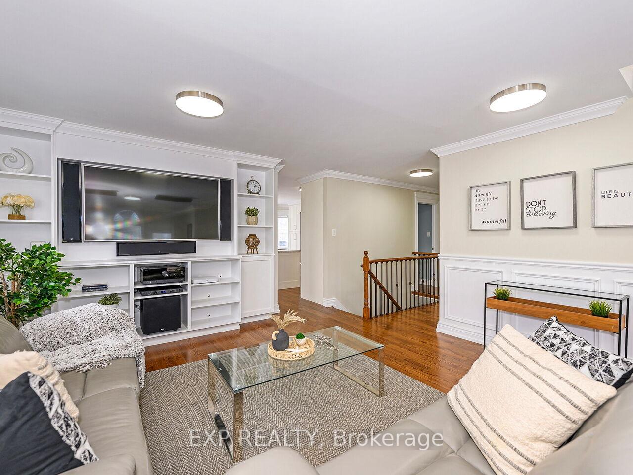 Photo 4 of 84 Sproule Drive, Barrie, 400 West — HOMEH