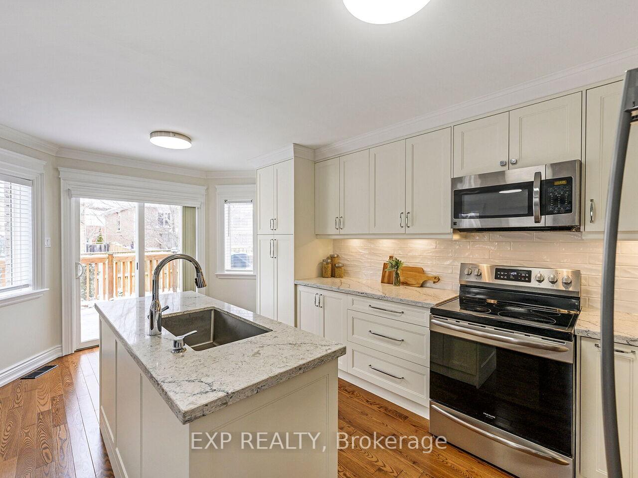 Photo 8 of 84 Sproule Drive, Barrie, 400 West — HOMEH