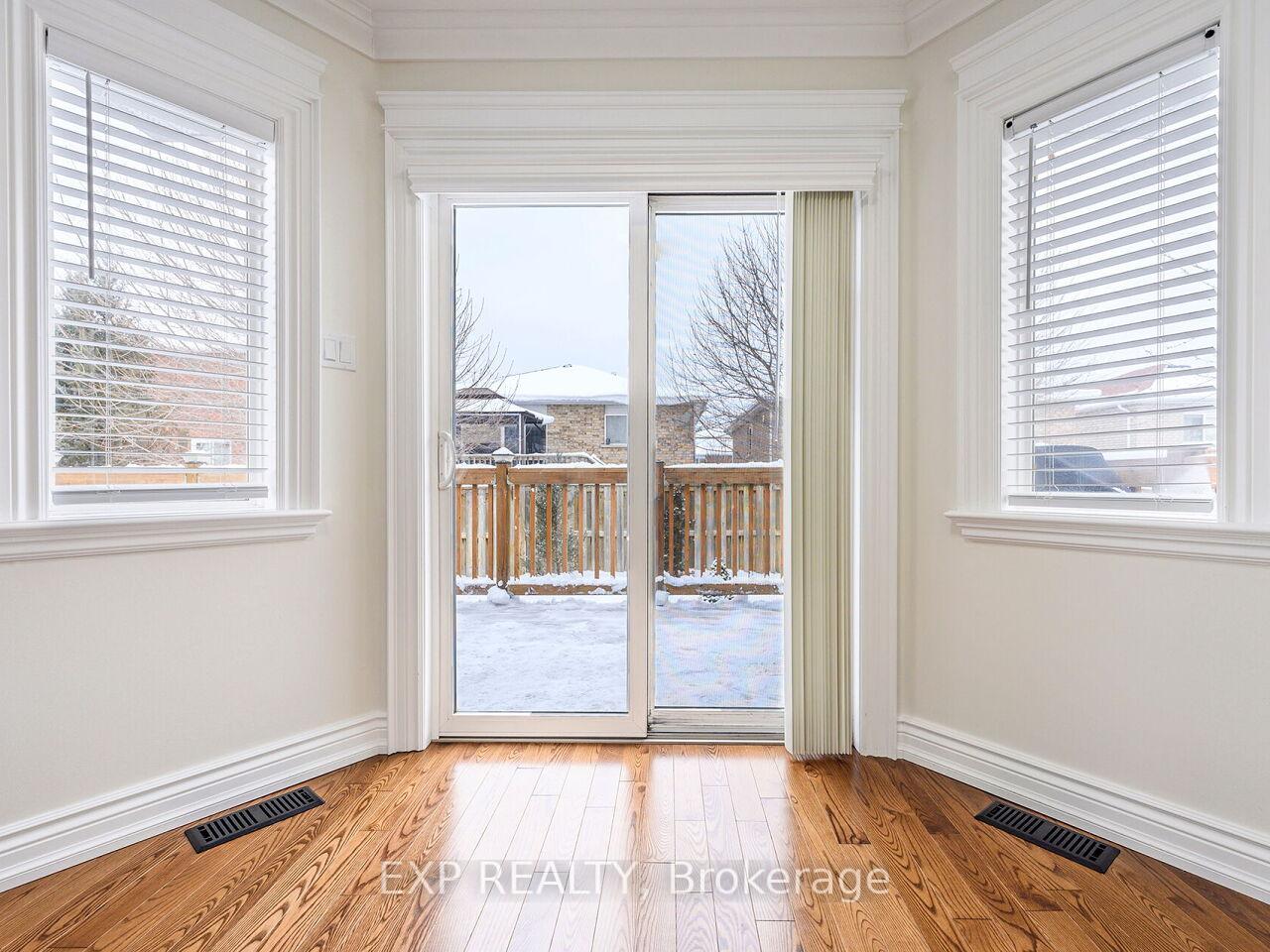 Photo 10 of 84 Sproule Drive, Barrie, 400 West — HOMEH