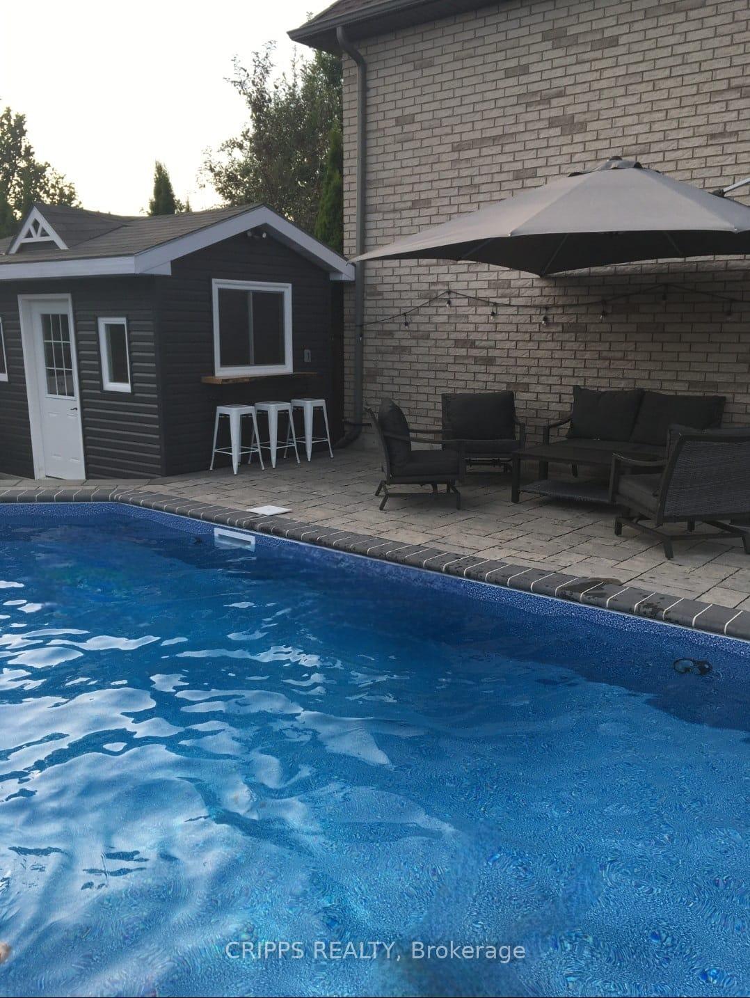 Photo 5 of 2 Spencer Drive, Barrie, Innis-Shore — HOMEH