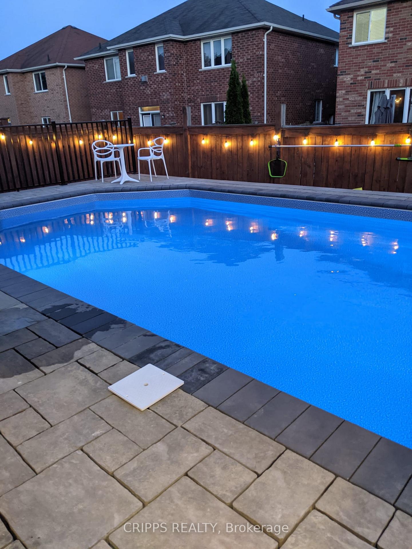 Photo 6 of 2 Spencer Drive, Barrie, Innis-Shore — HOMEH