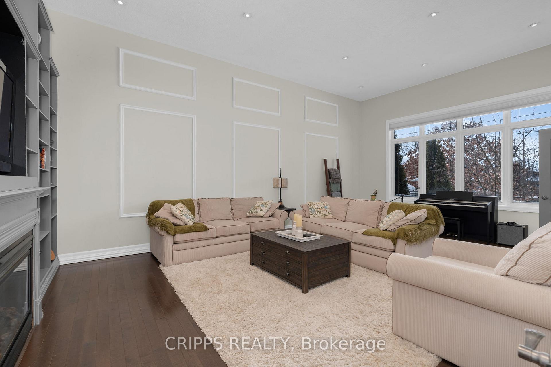 Photo 8 of 2 Spencer Drive, Barrie, Innis-Shore — HOMEH