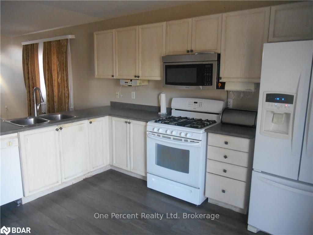 Photo 4 of 91 Masters Drive, Barrie, East Bayfield — HOMEH