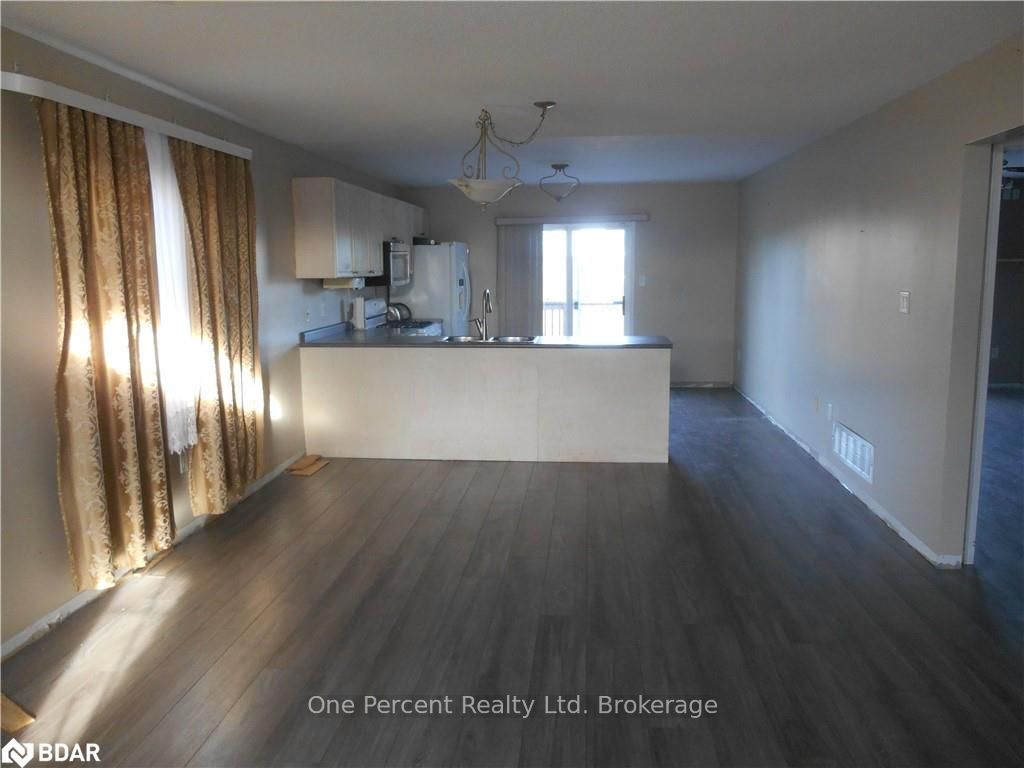 Photo 5 of 91 Masters Drive, Barrie, East Bayfield — HOMEH