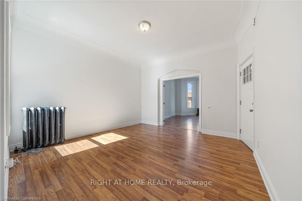 Photo 5 of 136 Macnab Street N, Hamilton, Central — HOMEH